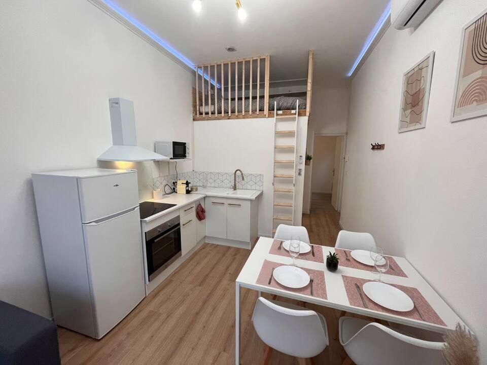 Montsejour - Logement Climatise Netflix, Mezzanine Carcassonne Bagian luar foto